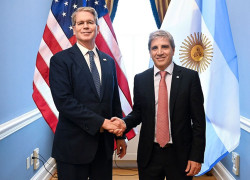 Luis Caputo con Scott Bessent en Estados Unidos